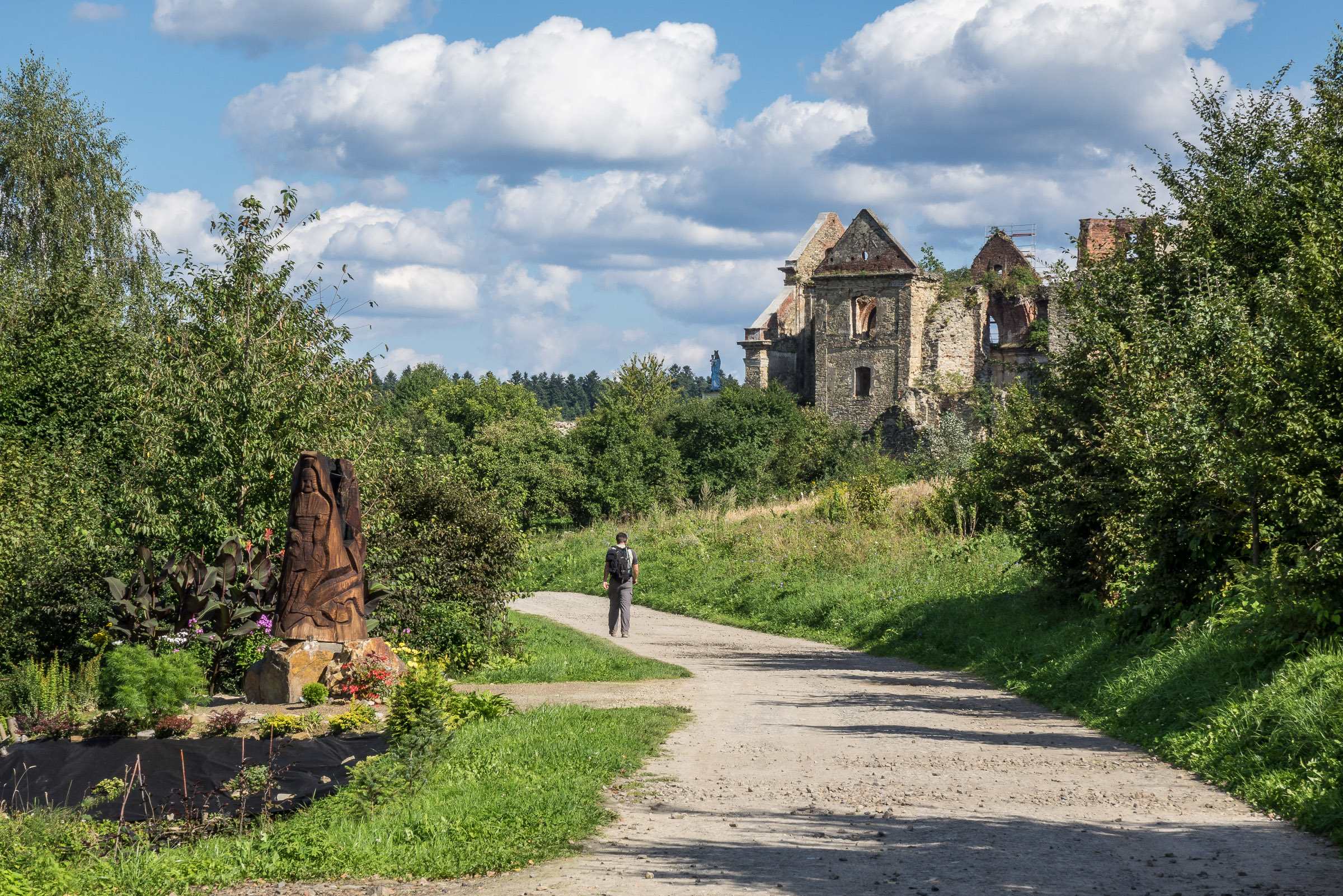 Ruiny Klasztoru w Zagórzu. Na wieży znajduje się punkt widokowy z którego można podziwiać okolicę.