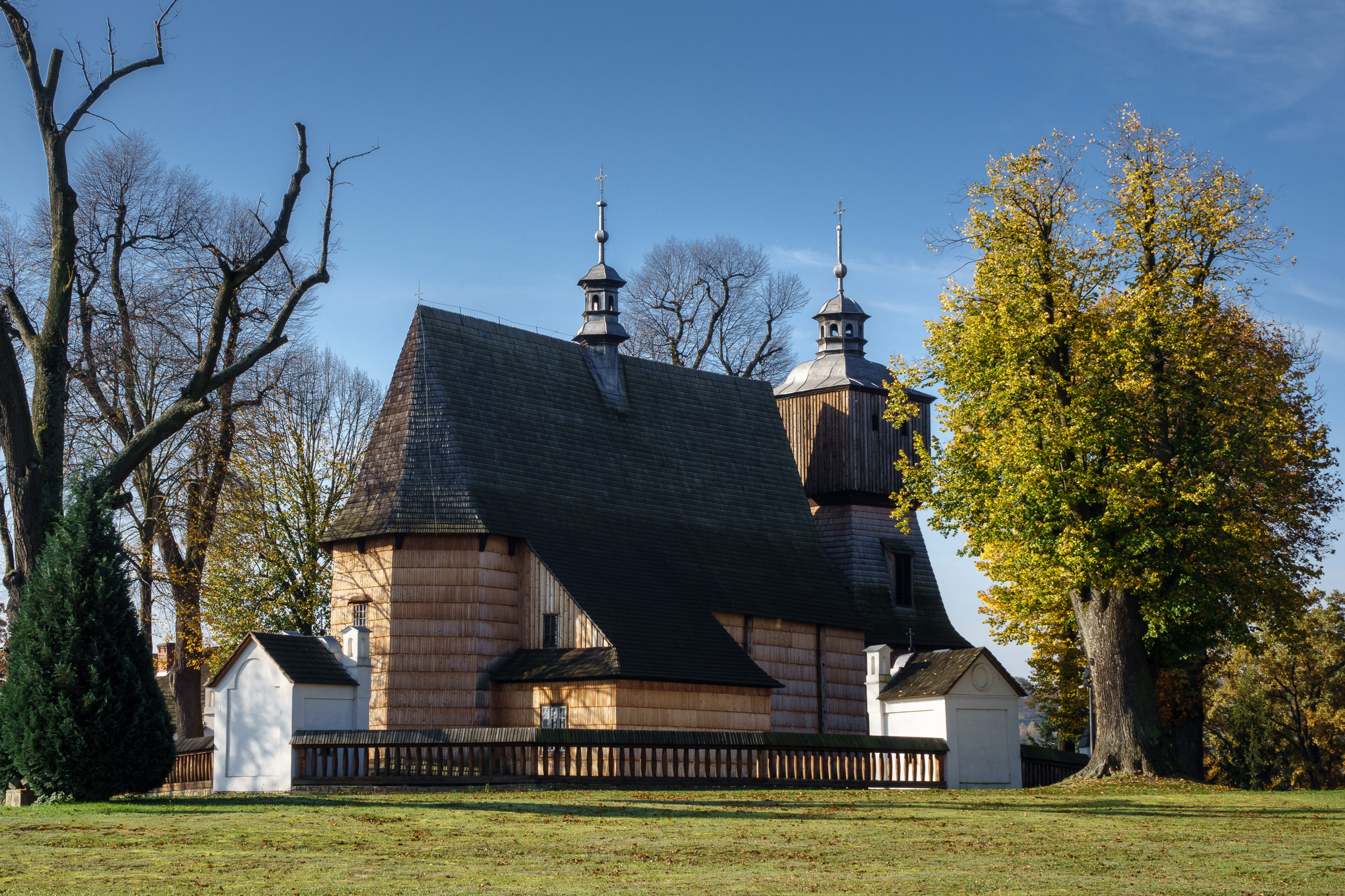 Gotycki kościół drewniany pw. Wszystkich Świętych w Bliznem. fot. Krzysztof Zajączkowski