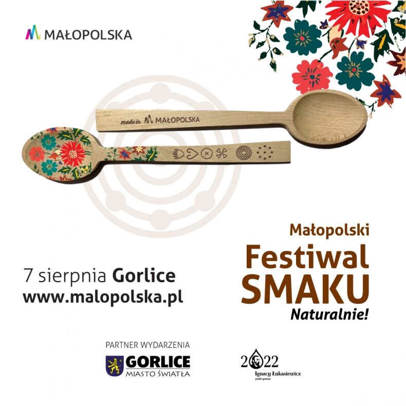 Plakat Małopolskiego Festiwalu Smaku. Dwie drewniane łyżki i kwietne folkowe motywy