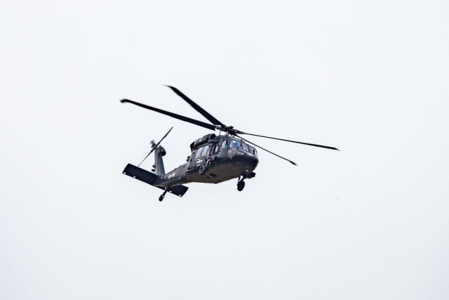 Helikopter Black Hawk S-70i w locie