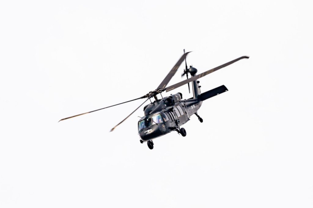 Helikopter Black Hawk S-70i w locie